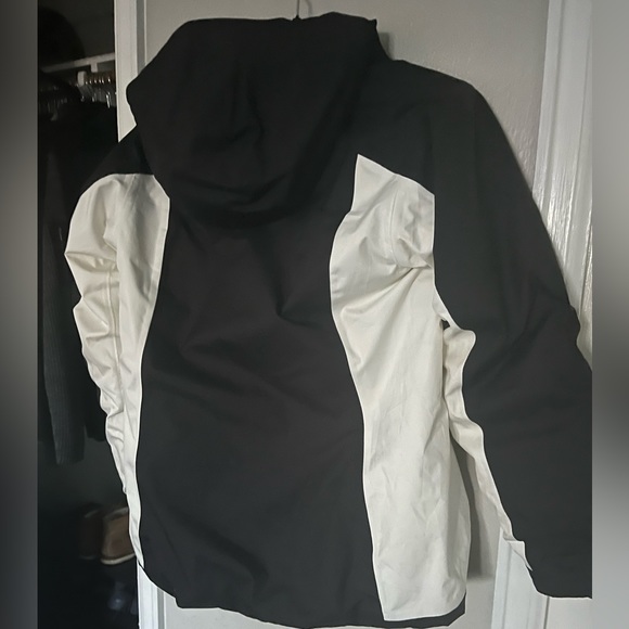 Patagonia Kids Winter Jacket - Large (10/12) - Picture 2 of 2